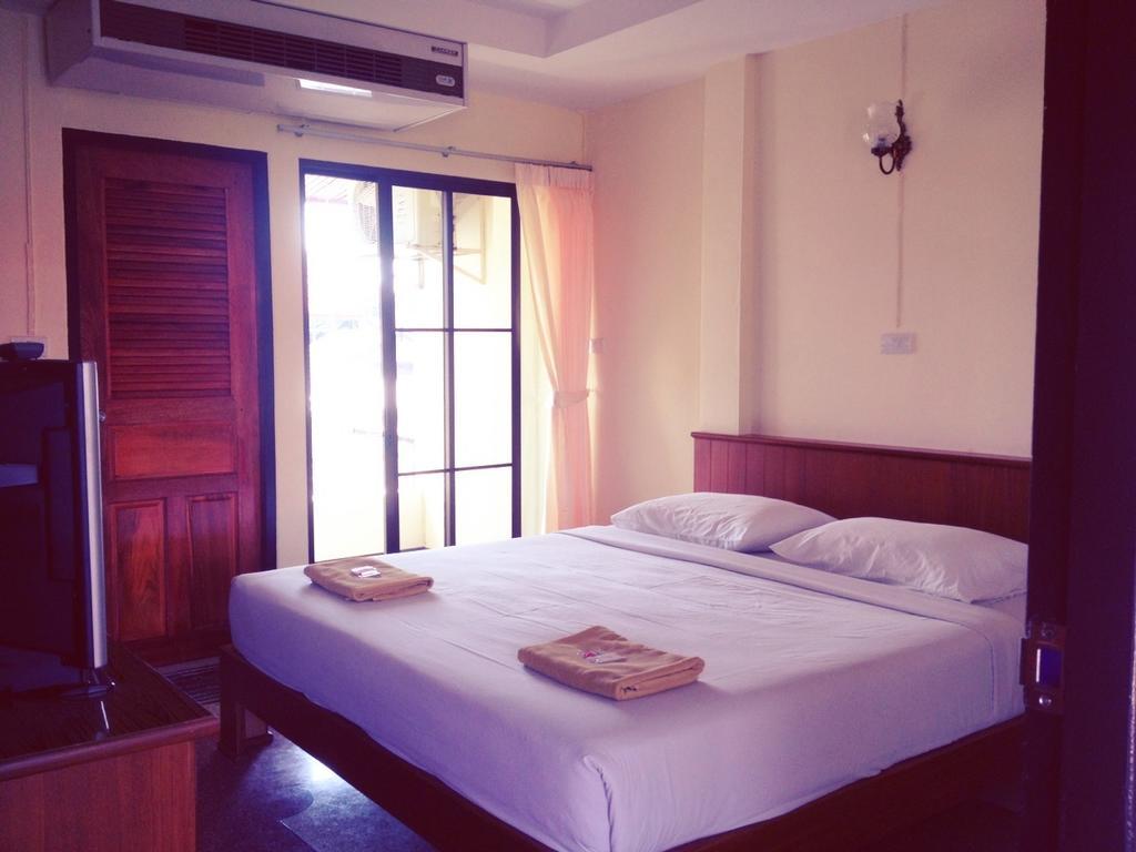 Safe House Court Hotel Chiang Mai Phòng bức ảnh