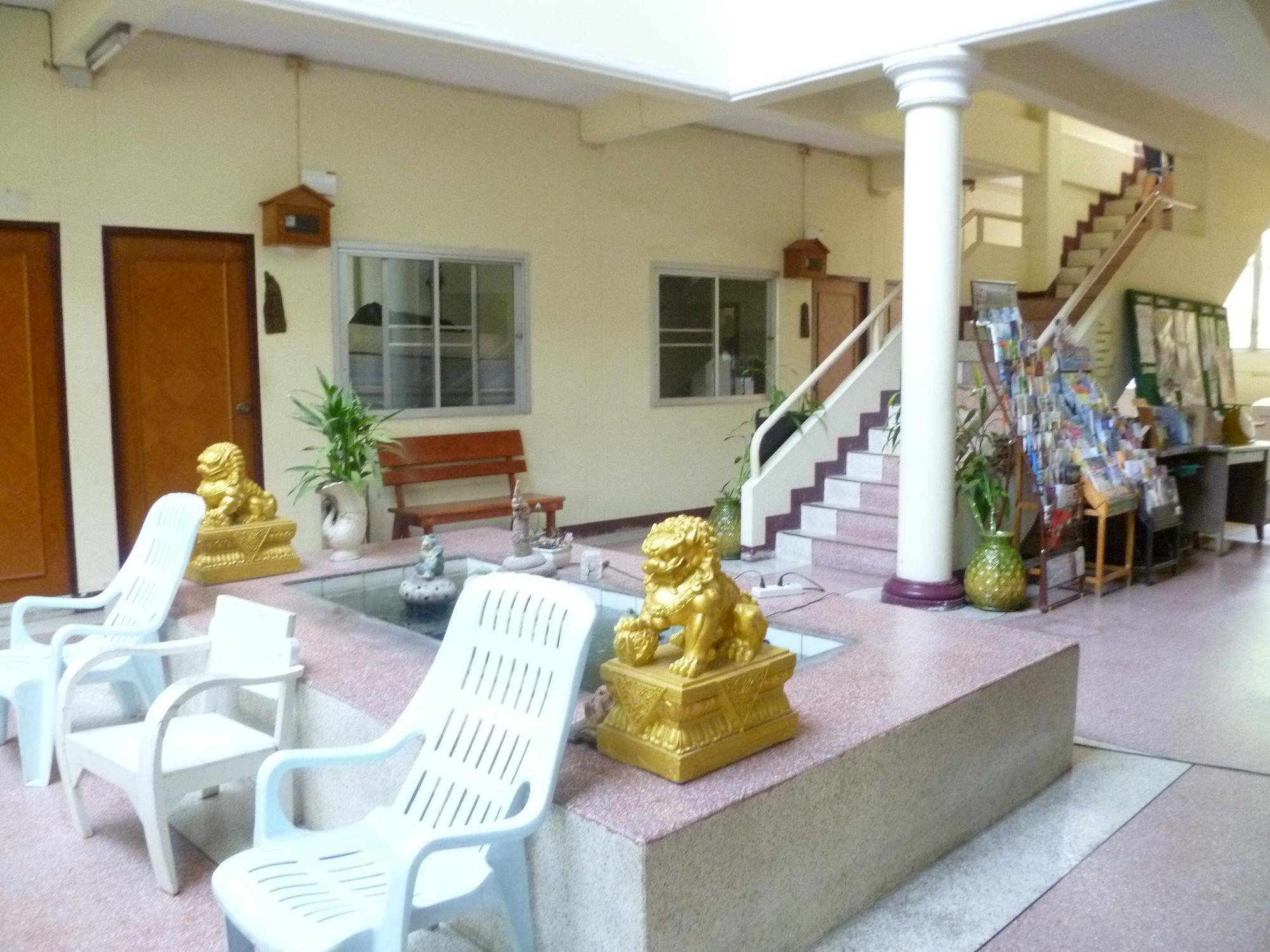 Safe House Court Hotel Chiang Mai Ngoại thất bức ảnh