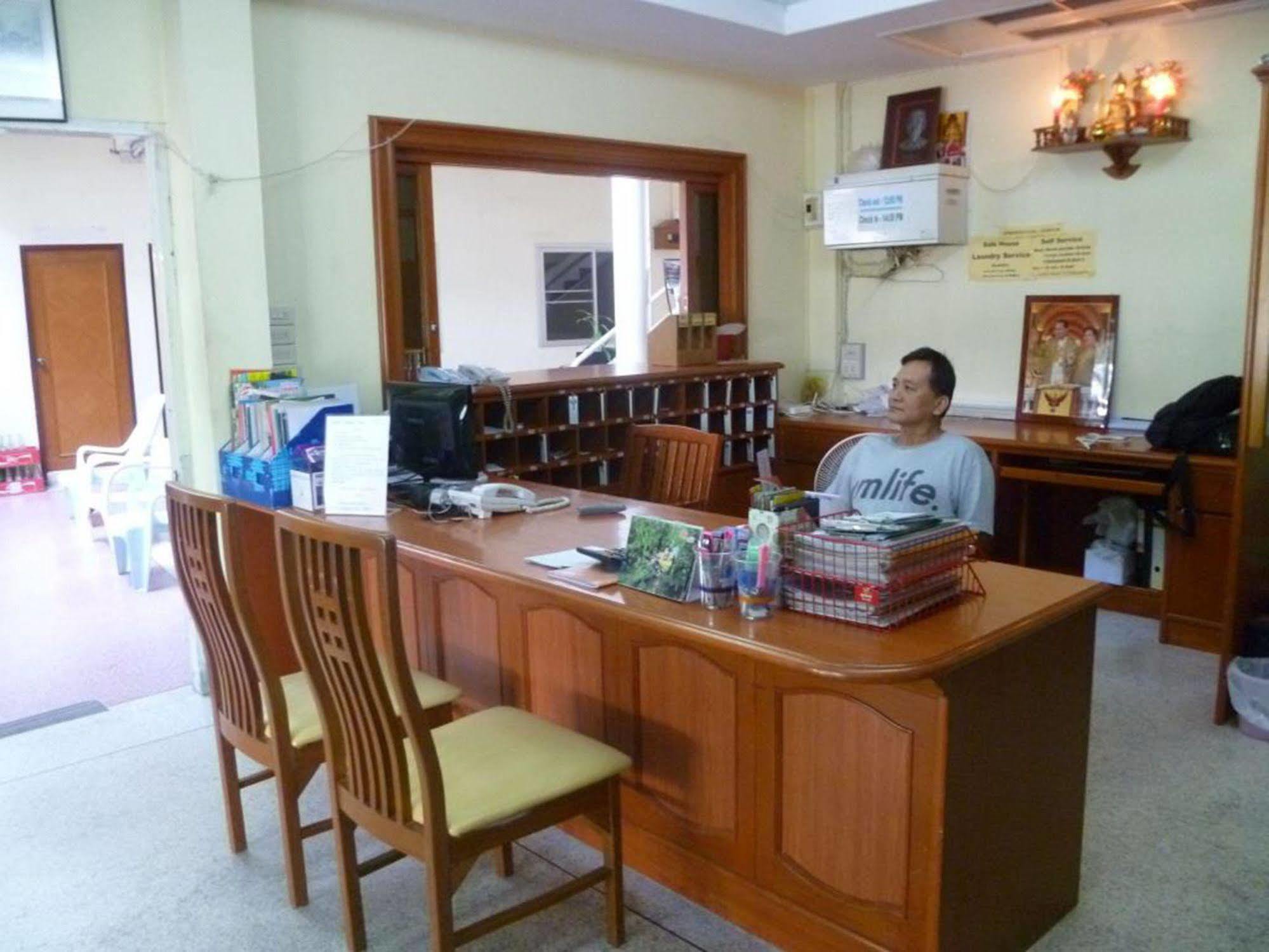 Safe House Court Hotel Chiang Mai Ngoại thất bức ảnh