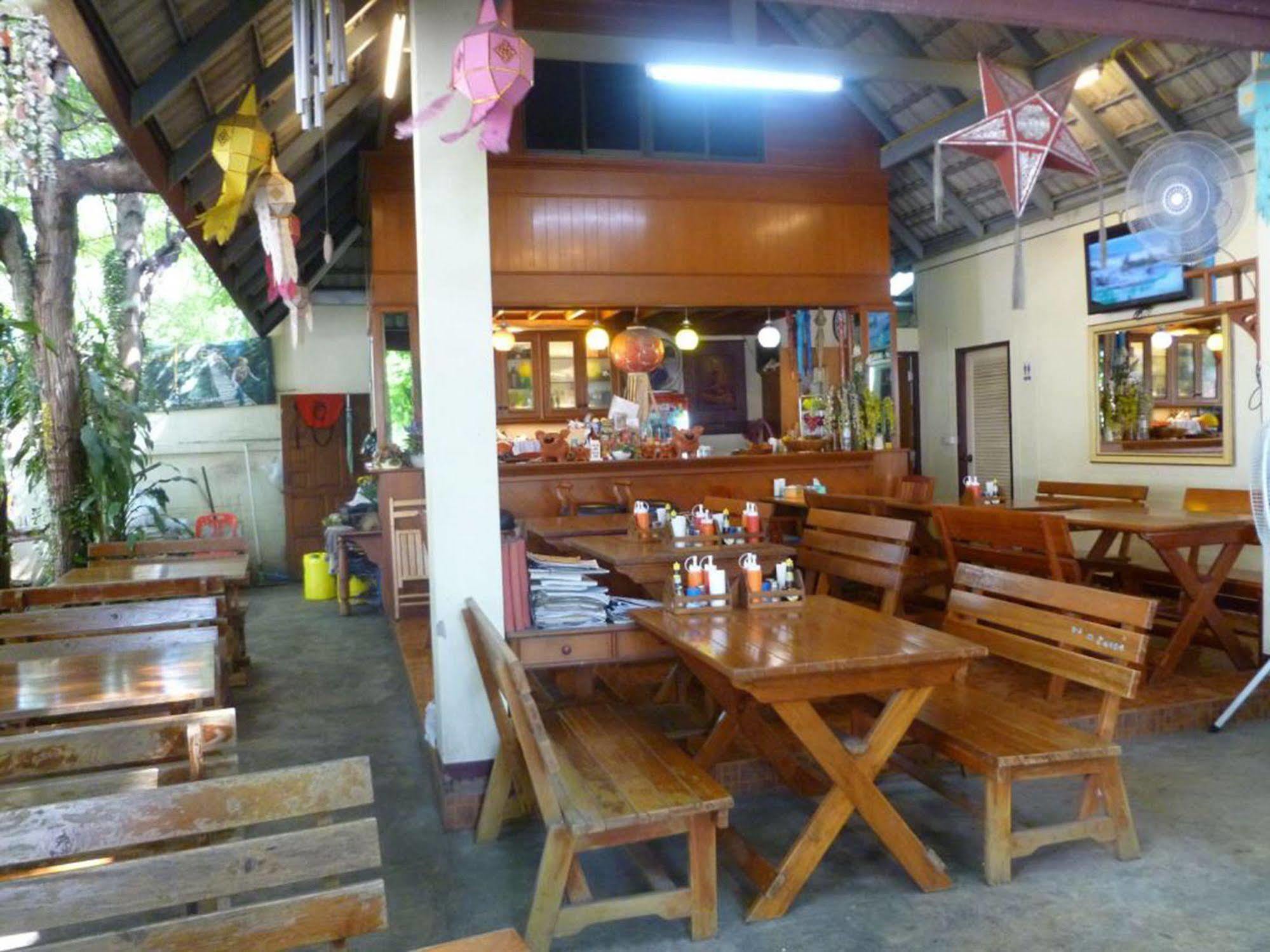Safe House Court Hotel Chiang Mai Ngoại thất bức ảnh