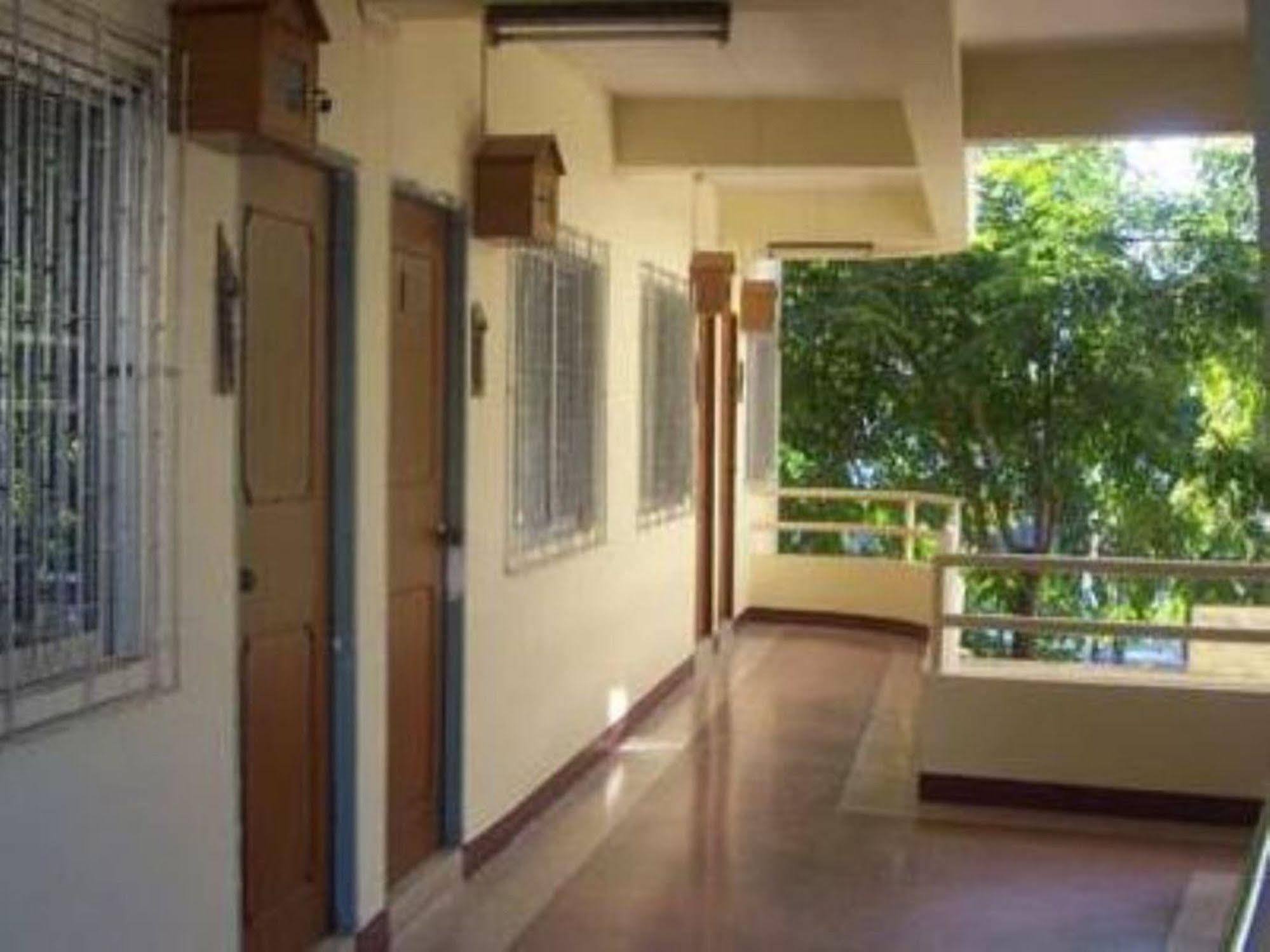 Safe House Court Hotel Chiang Mai Ngoại thất bức ảnh